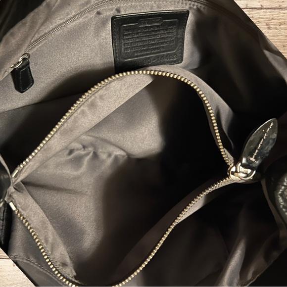 Classic COACH Shoulder Bag 13”x9”x4” Outside zip pocket Roomy. Black/deep tan. - Picture 6 of 13